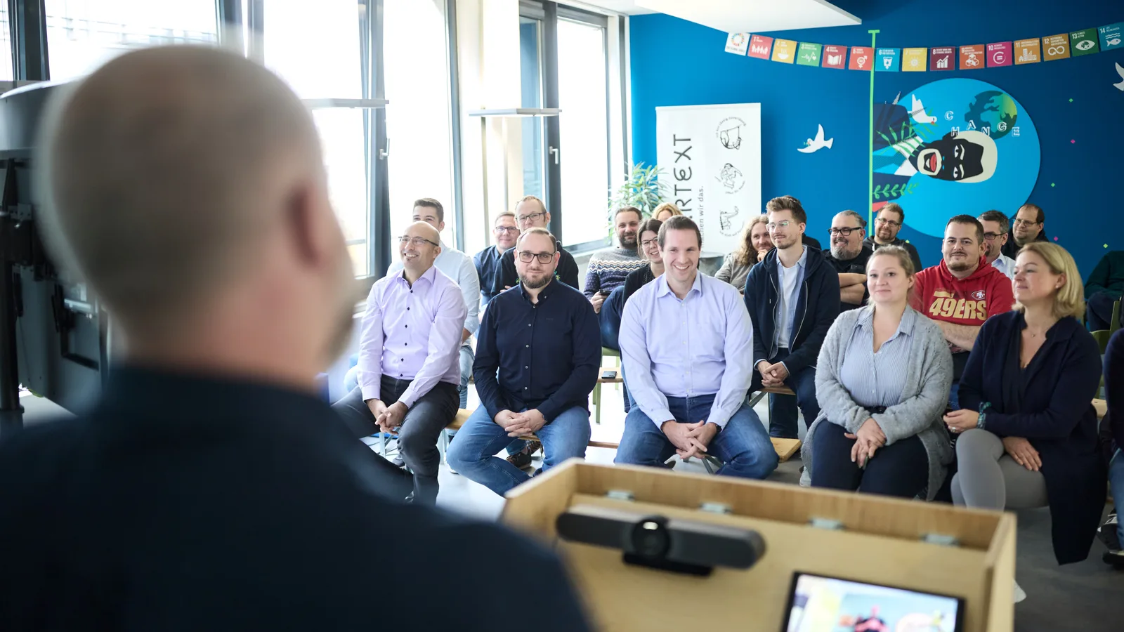 Adacor-Team im gemeinsamen Austausch am Standort