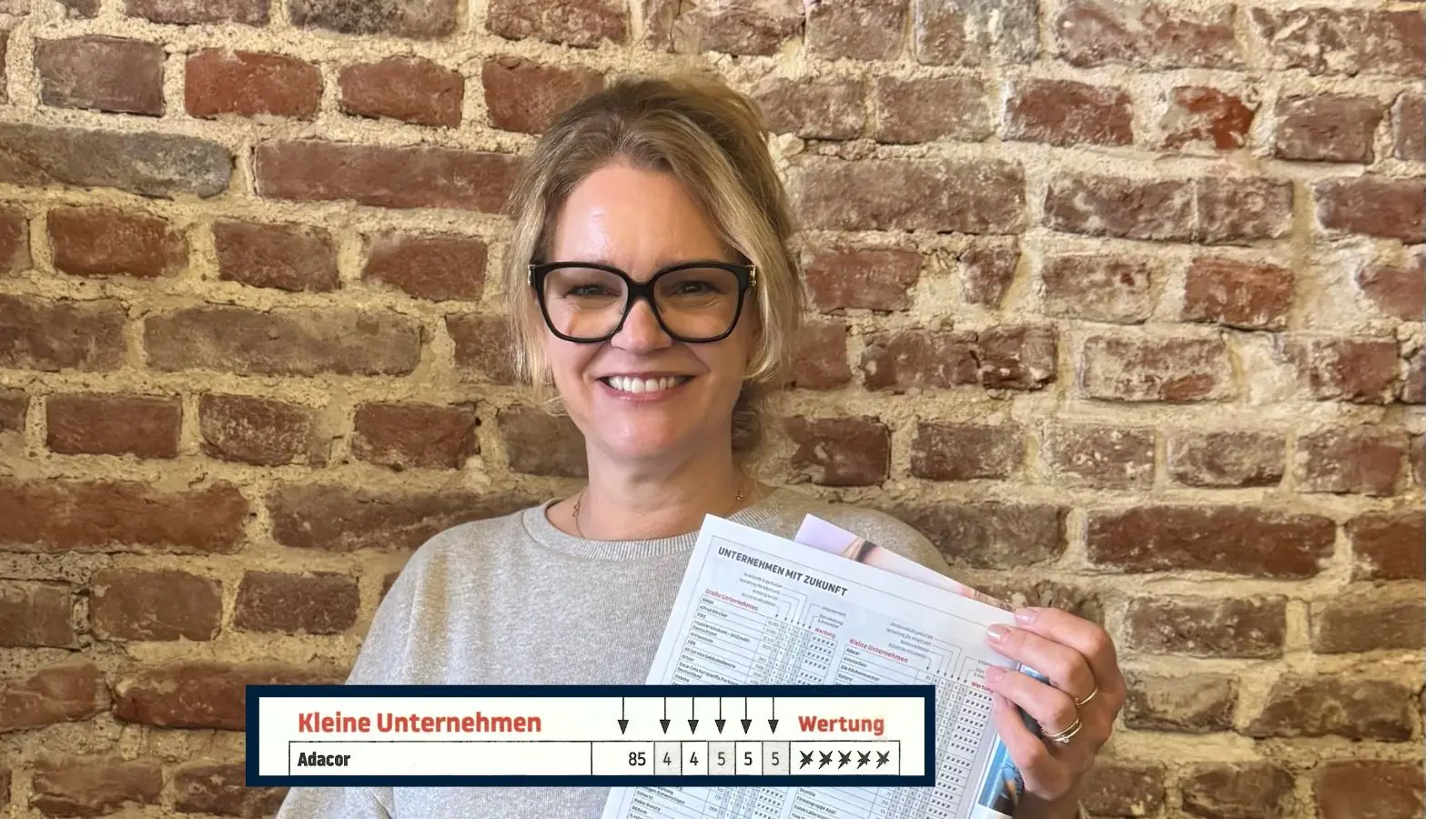 Unternehmen mit Zukunft 2026/27: Kiki Radicke mit der Stern-Liste, in der Adacor fünf Sterne erhält
